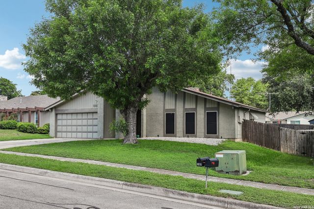 7409 Oak Marsh St, Live Oak, TX 78233