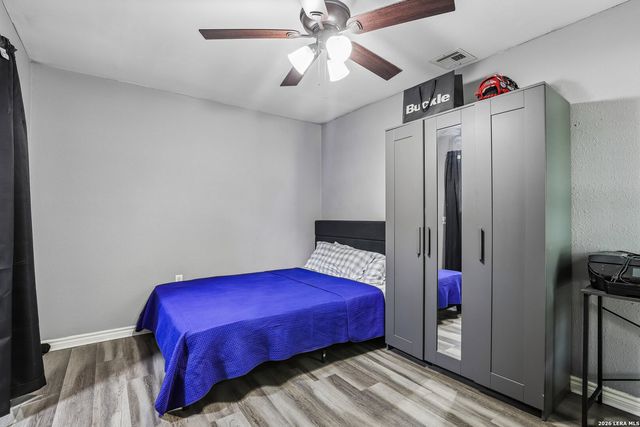 7409 Oak Marsh St, Live Oak, TX 78233