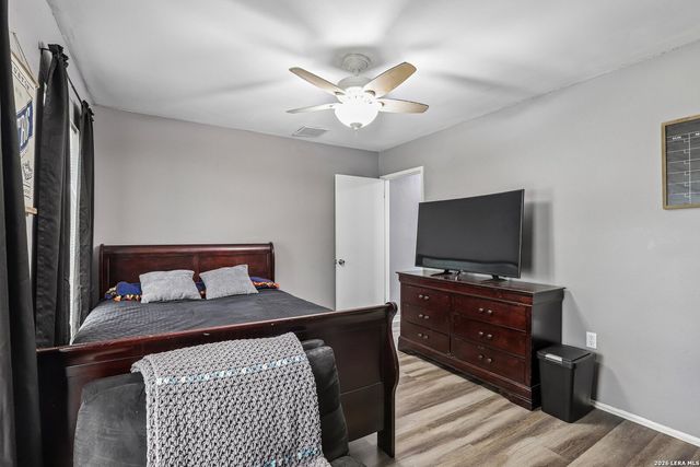 7409 Oak Marsh St, Live Oak, TX 78233