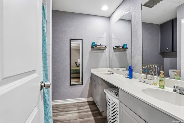 7409 Oak Marsh St, Live Oak, TX 78233