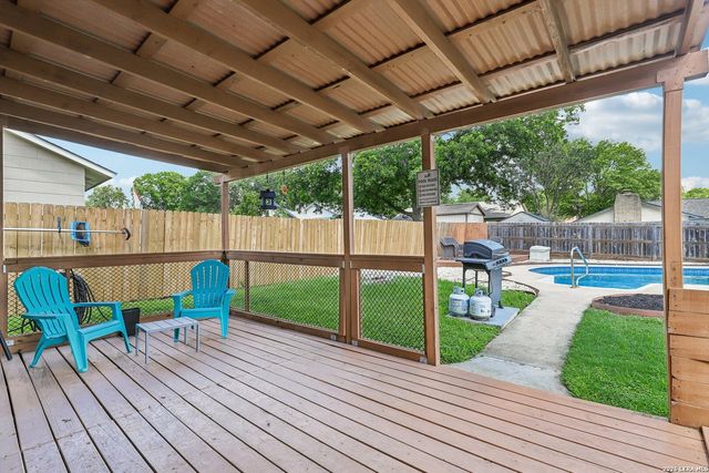 7409 Oak Marsh St, Live Oak, TX 78233