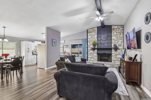 7409 Oak Marsh St, Live Oak, TX 78233