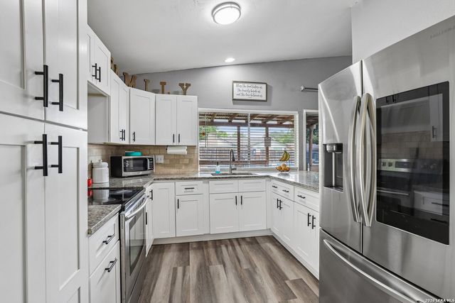 7409 Oak Marsh St, Live Oak, TX 78233