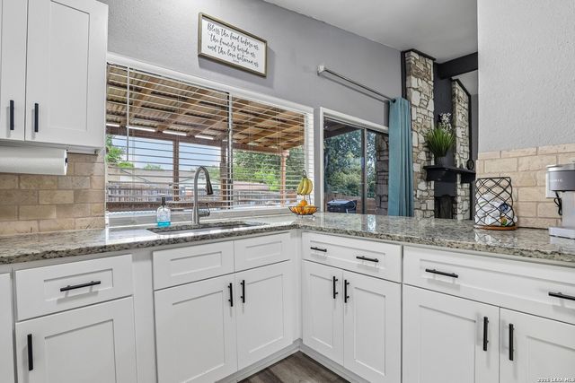 7409 Oak Marsh St, Live Oak, TX 78233