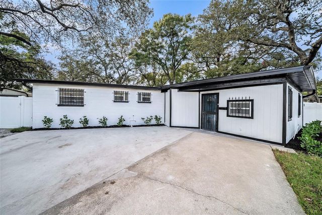 10714 N CENTRAL AVENUE, Tampa, FL 33612