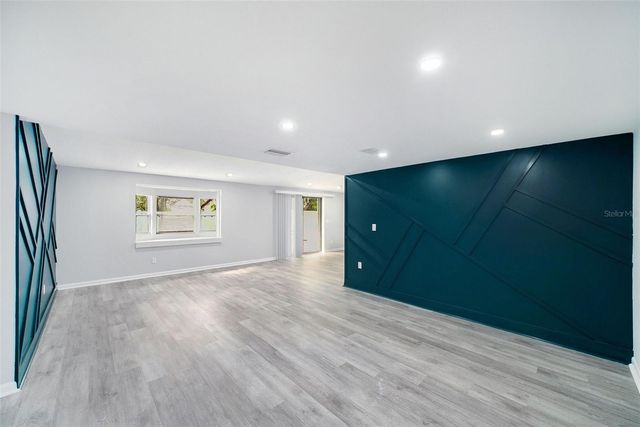 10714 N CENTRAL AVENUE, Tampa, FL 33612