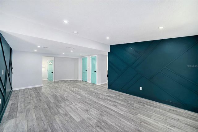 10714 N CENTRAL AVENUE, Tampa, FL 33612