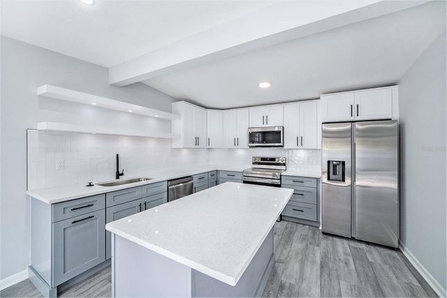 10714 N CENTRAL AVENUE, Tampa, FL 33612