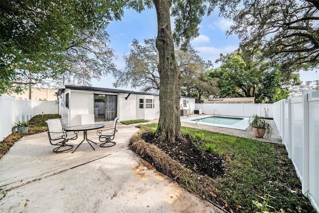 10714 N CENTRAL AVENUE, Tampa, FL 33612