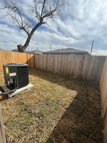 9722 Pelsey, Houston, TX 77029