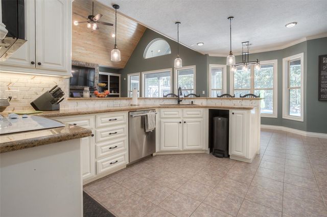 60 Tanglewood Drive, Huntsville, TX 77320