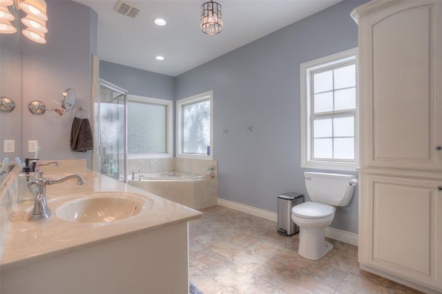 60 Tanglewood Drive, Huntsville, TX 77320