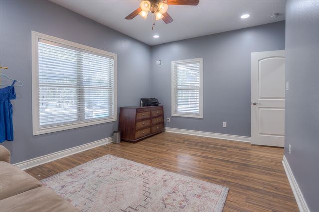 60 Tanglewood Drive, Huntsville, TX 77320