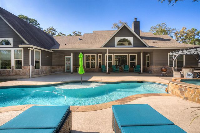 60 Tanglewood Drive, Huntsville, TX 77320