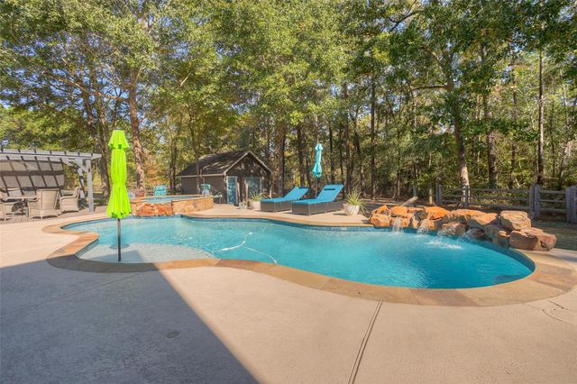 60 Tanglewood Drive, Huntsville, TX 77320