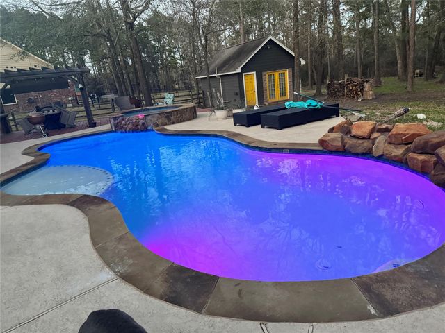 60 Tanglewood Drive, Huntsville, TX 77320