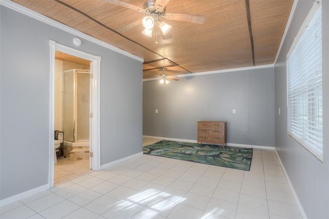 60 Tanglewood Drive, Huntsville, TX 77320