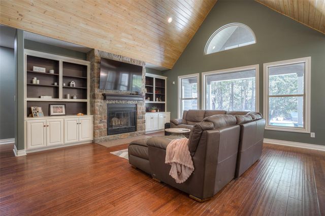 60 Tanglewood Drive, Huntsville, TX 77320