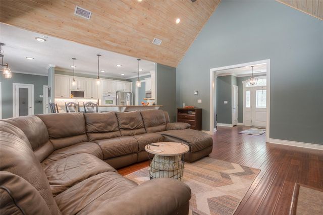 60 Tanglewood Drive, Huntsville, TX 77320