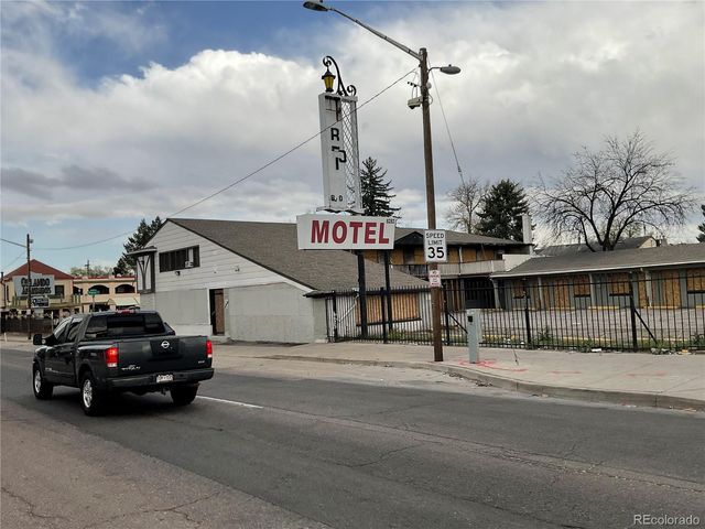 8282 E Colfax, Denver, CO 80220