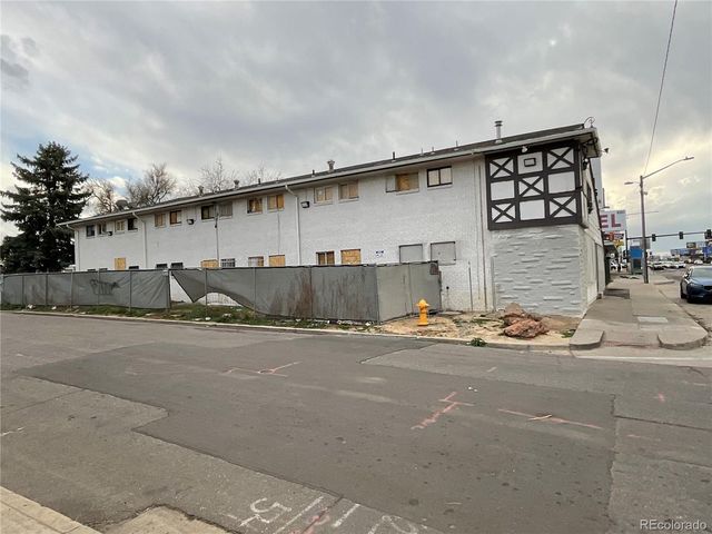 8282 E Colfax, Denver, CO 80220