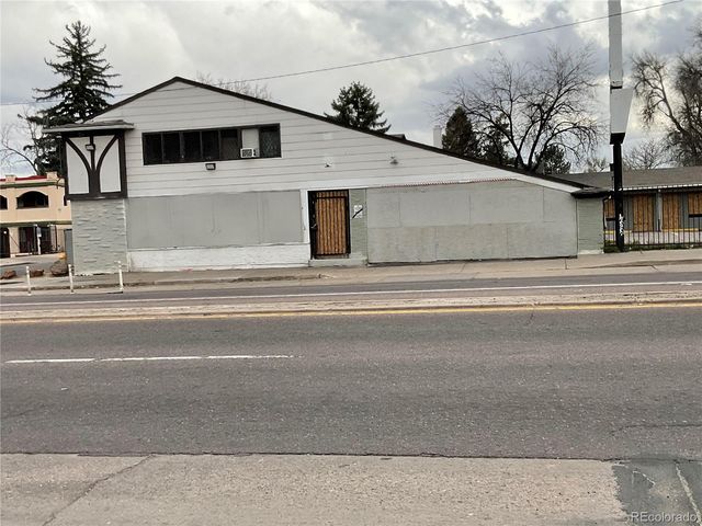8282 E Colfax, Denver, CO 80220