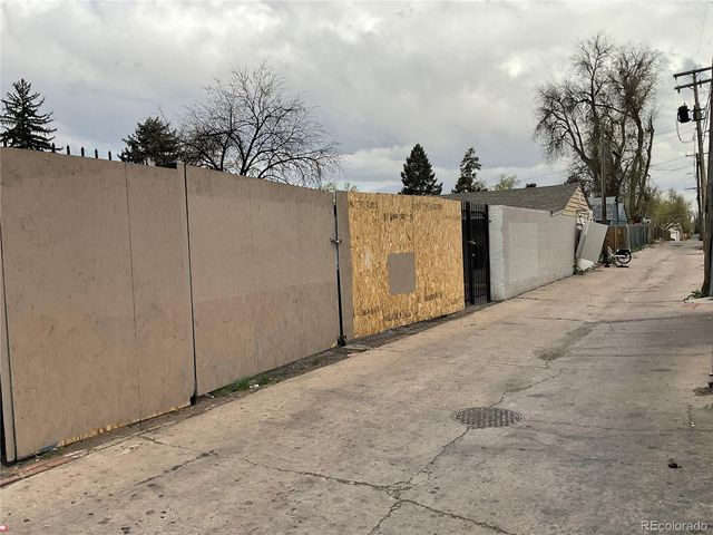 8282 E Colfax, Denver, CO 80220