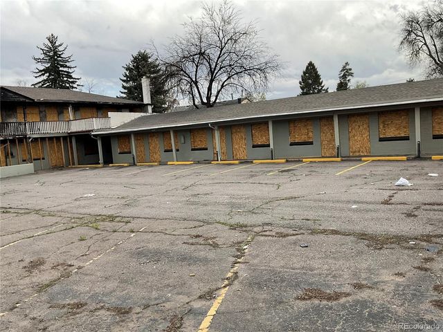 8282 E Colfax, Denver, CO 80220