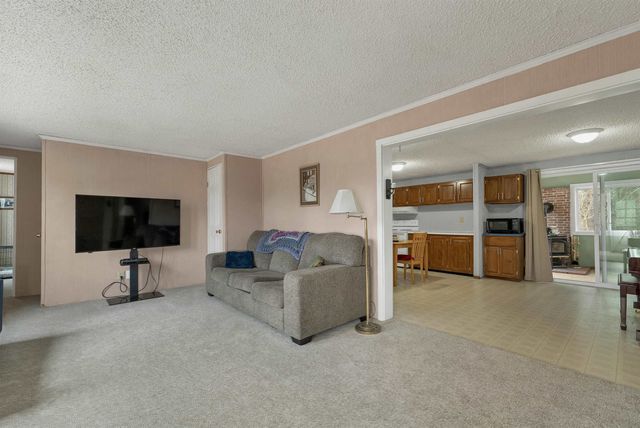 9 Hemlock Drive, Wolfeboro, NH 03894