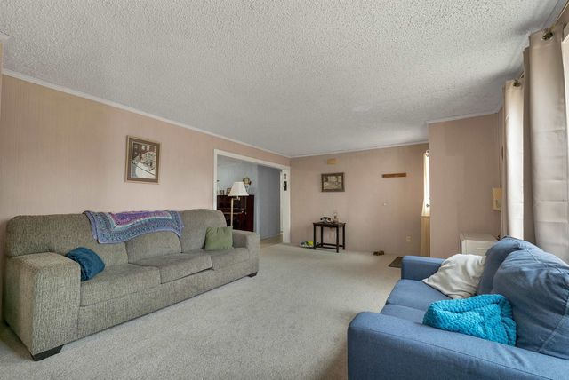 9 Hemlock Drive, Wolfeboro, NH 03894
