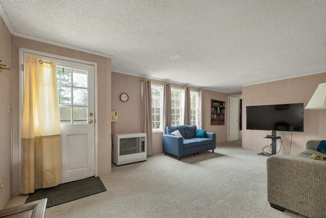 9 Hemlock Drive, Wolfeboro, NH 03894