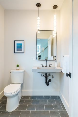 10 Chestnut Pl, Hingham, MA 02043