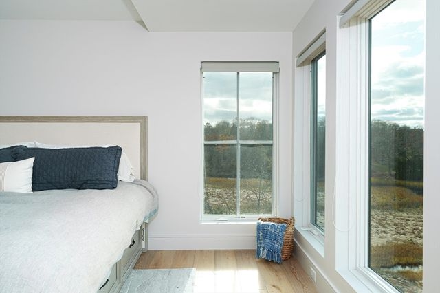 10 Chestnut Pl, Hingham, MA 02043