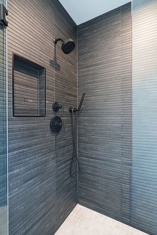 10 Chestnut Pl, Hingham, MA 02043