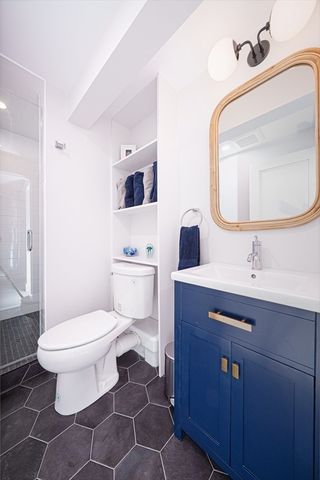 10 Chestnut Pl, Hingham, MA 02043