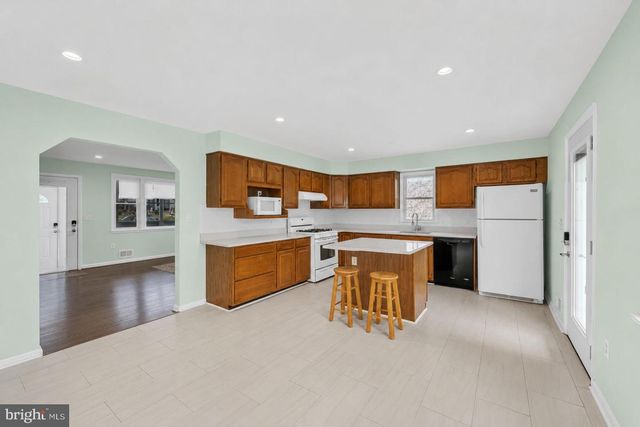 1218 NORTH AVE, Halethorpe, MD 21227