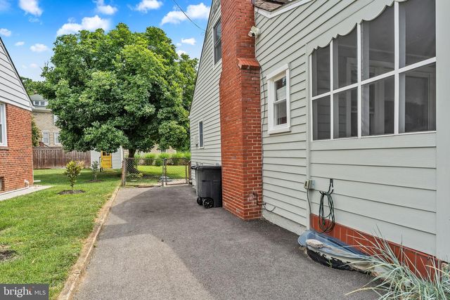 1218 NORTH AVE, Halethorpe, MD 21227