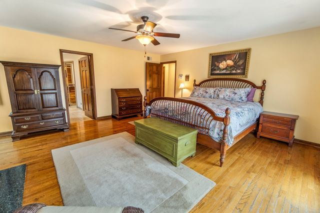 25840 N Graclyn Court, Barrington, IL 60010