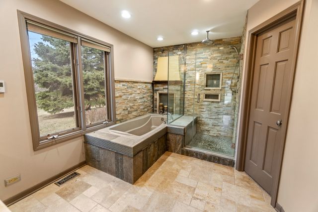 25840 N Graclyn Court, Barrington, IL 60010