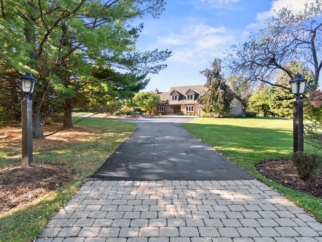 25840 N Graclyn Court, Barrington, IL 60010