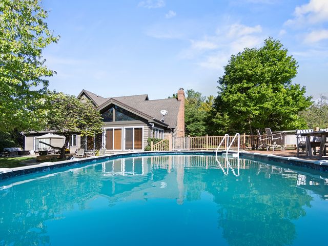 25840 N Graclyn Court, Barrington, IL 60010