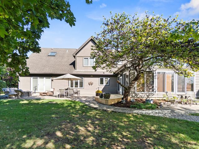 25840 N Graclyn Court, Barrington, IL 60010