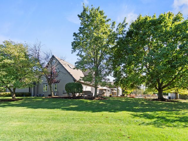 25840 N Graclyn Court, Barrington, IL 60010