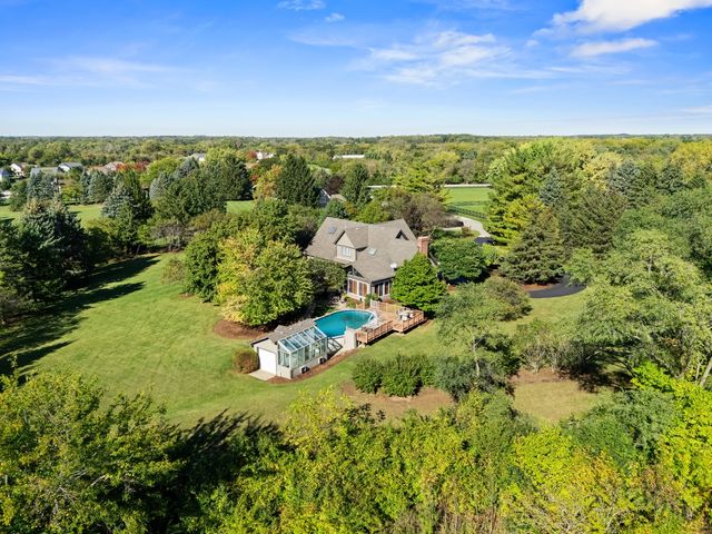 25840 N Graclyn Court, Barrington, IL 60010