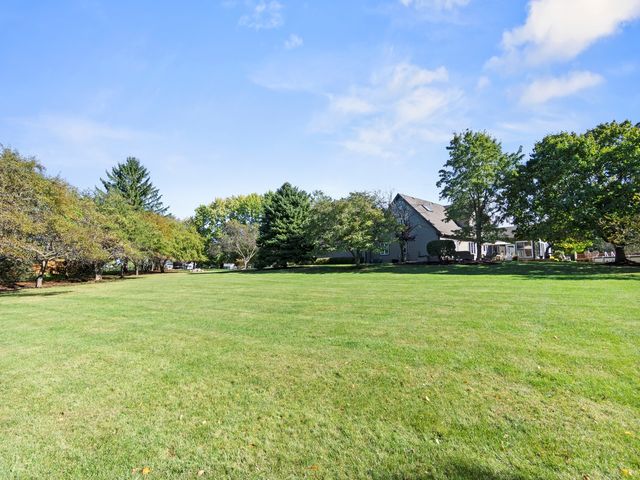 25840 N Graclyn Court, Barrington, IL 60010