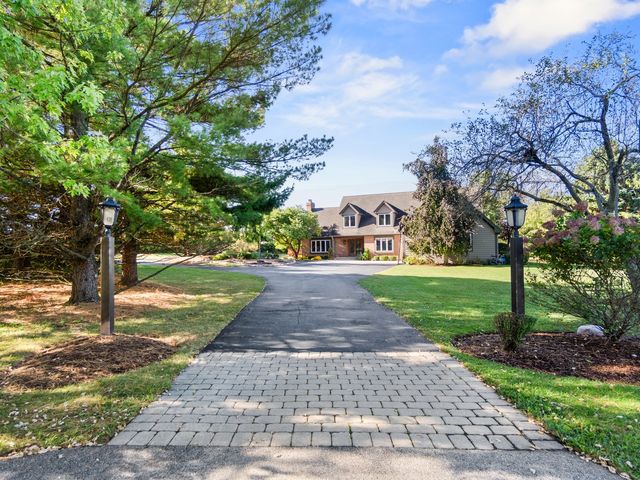 25840 N Graclyn Court, Barrington, IL 60010