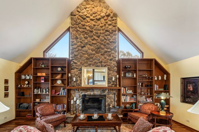 25840 N Graclyn Court, Barrington, IL 60010