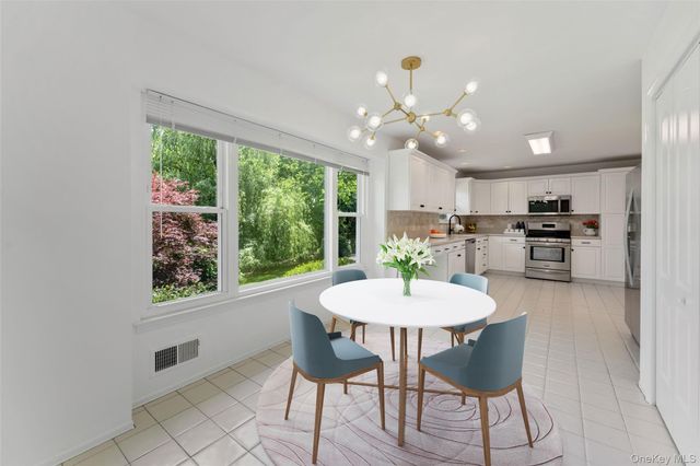 25 Saxon Woods Road, Scarsdale, NY 10583