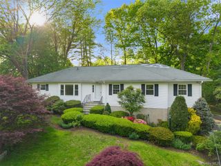 25 Saxon Woods Road, Scarsdale, NY 10583