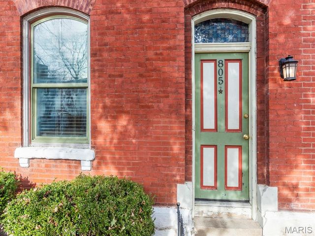 805 Russell Boulevard, St Louis, MO 63104
